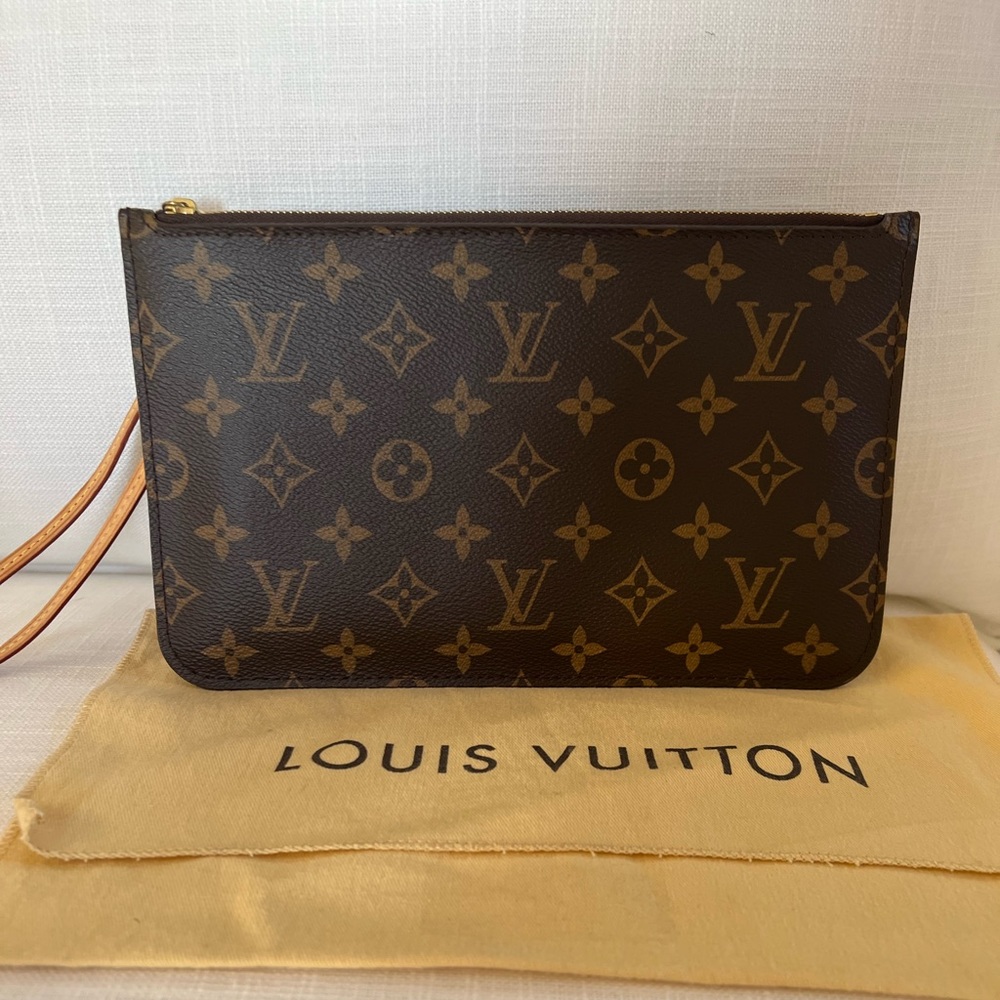 LOUIS VUITTON Monogram Neverfull MM Pouch